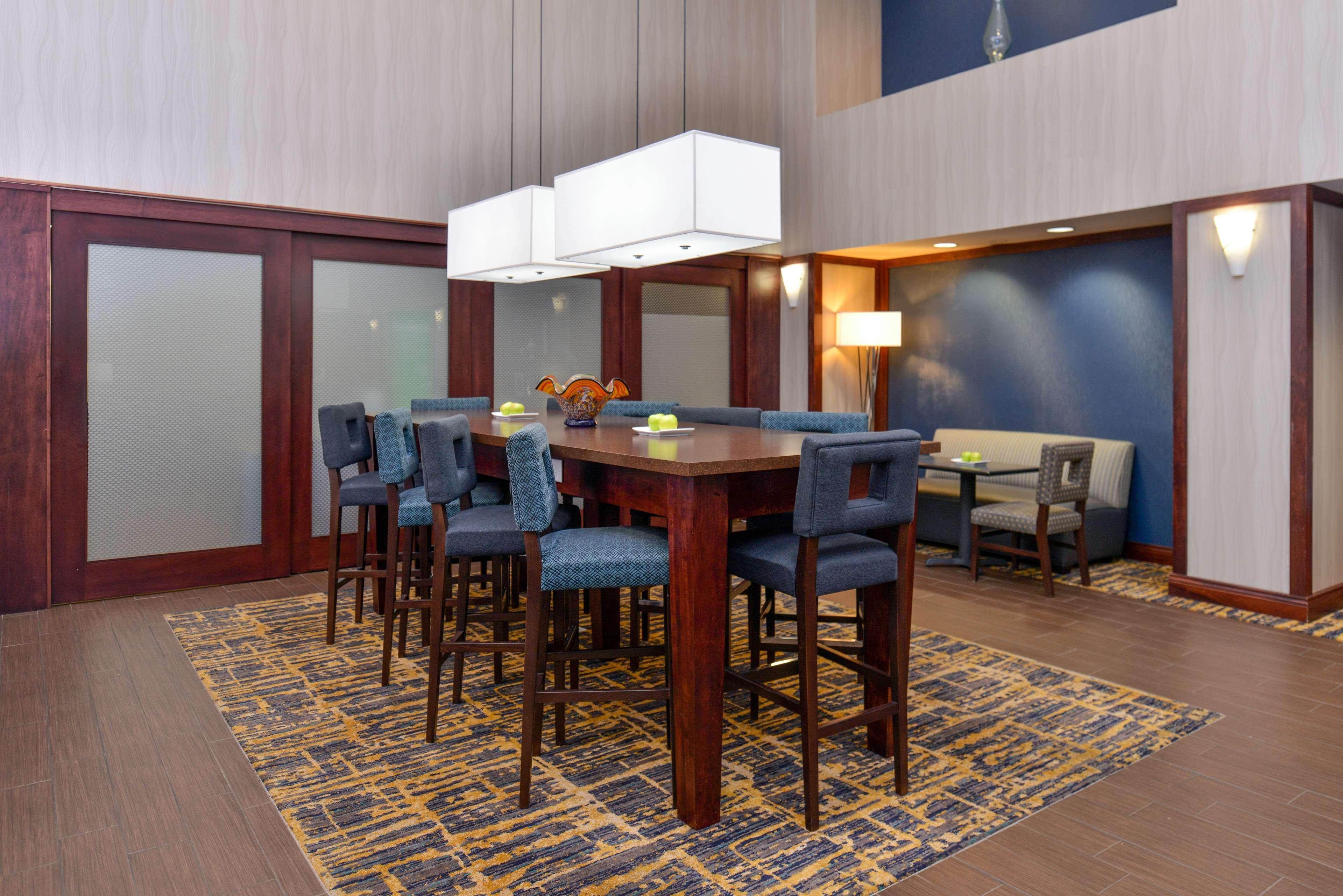 Hampton Inn & Suites Muncie Εξωτερικό φωτογραφία