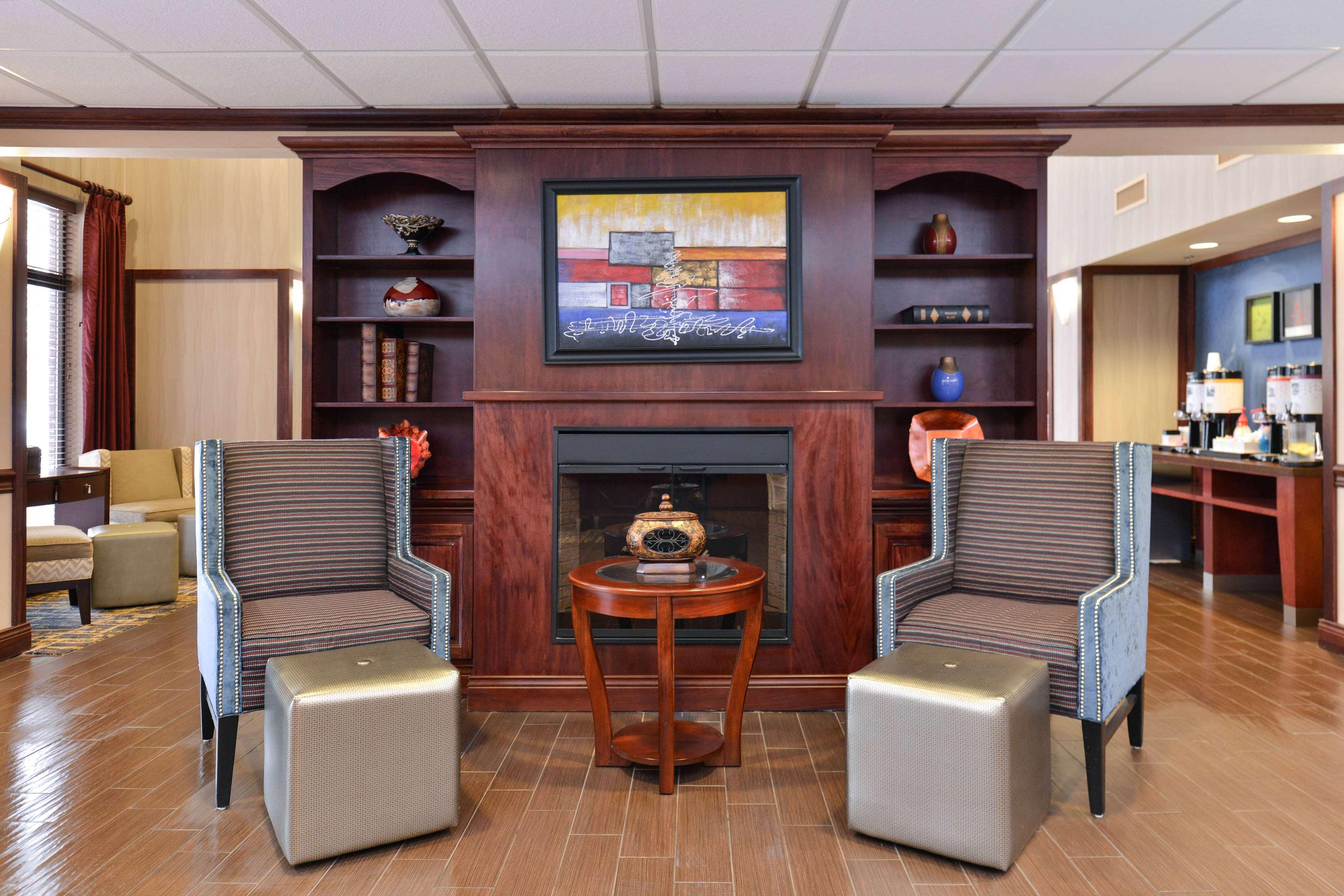Hampton Inn & Suites Muncie Εξωτερικό φωτογραφία