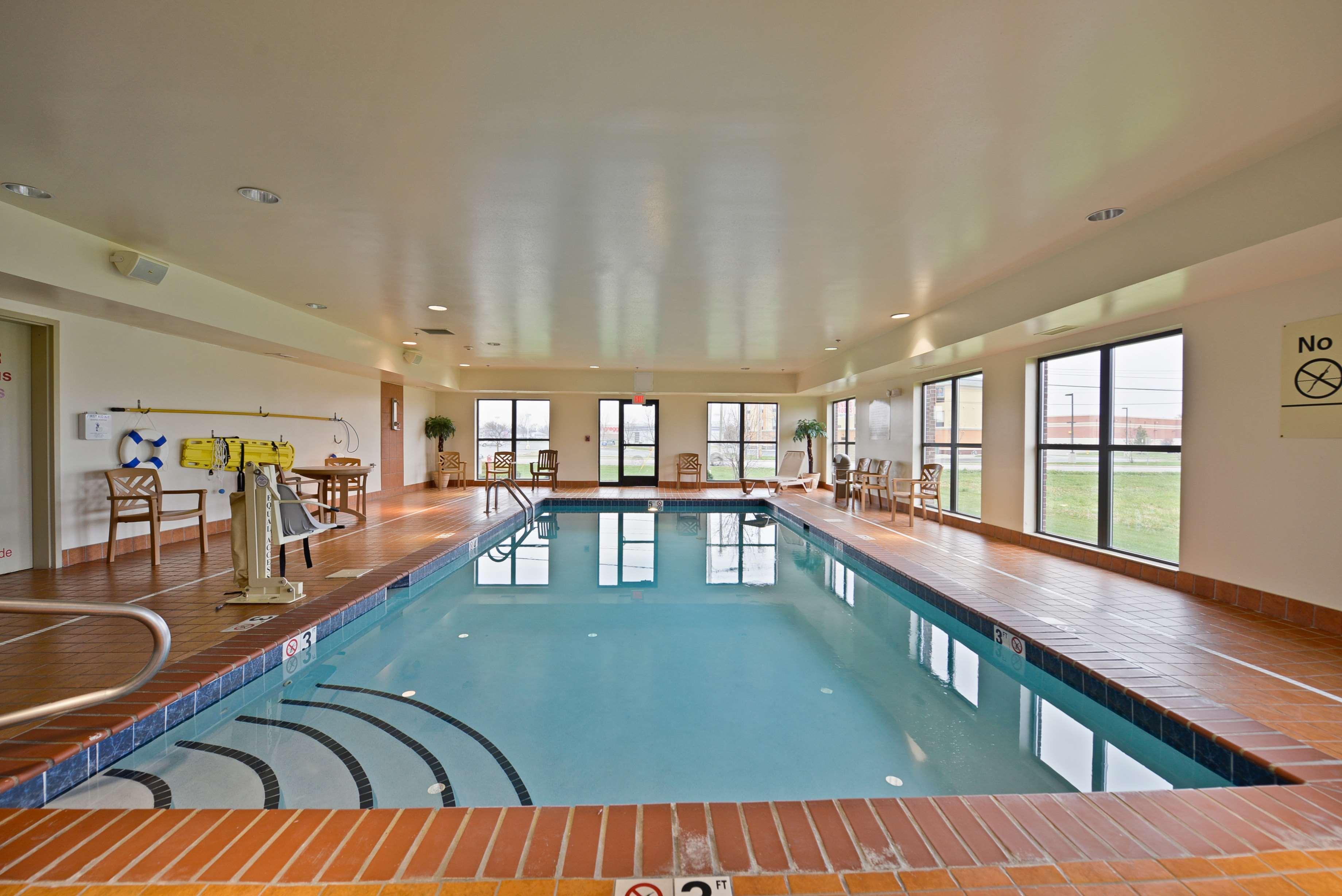 Hampton Inn & Suites Muncie Εξωτερικό φωτογραφία