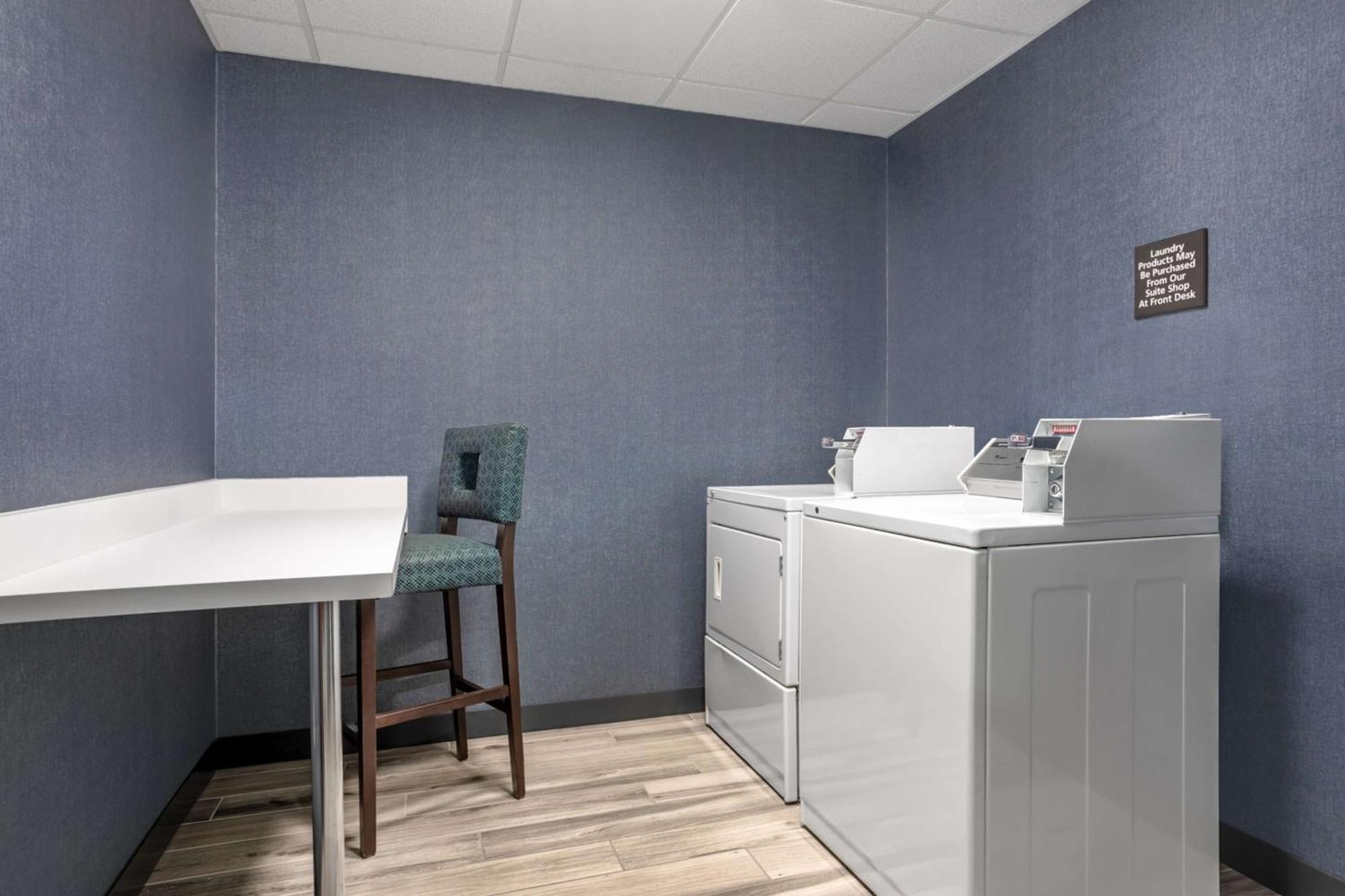 Hampton Inn & Suites Muncie Εξωτερικό φωτογραφία