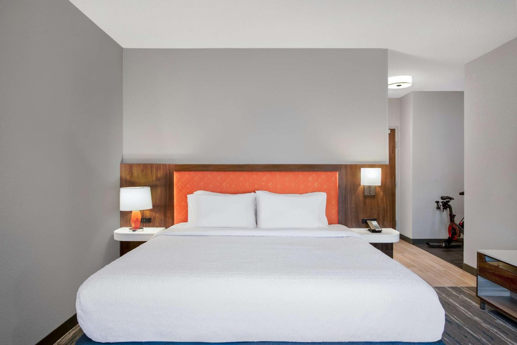 Hampton Inn & Suites Muncie Εξωτερικό φωτογραφία